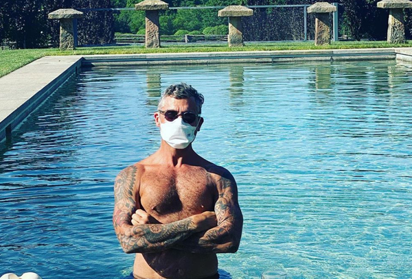 PopUps: Martha Stewart Shares Snap of Hunky Mystery Man by the Pool