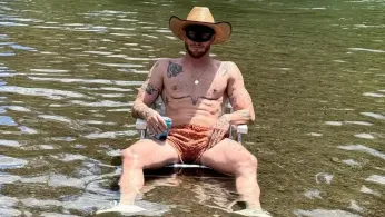 Orville Peck’s Viral Manspreading Selfie Ignites Social