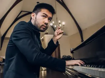 Conrad Tao – acclaimed pianist & composer to play at the Herbst