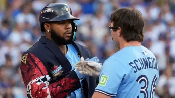 Blue Jays Hit First Leadoff Back-to-Back Homers in World Series History — on 3 Pitches